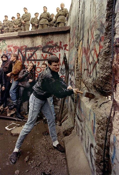 Muro de Berlim   Estadão