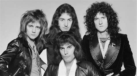 Music Monday: A Night At The Opera – Queen: Artist Of The ...