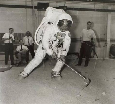 NASA: Polvo lunar, un traje de astronauta, fotos... los objetos ...