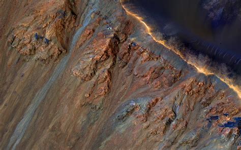 NASA s Mars Reconnaissance Orbiter Captured Earth Shaking ...