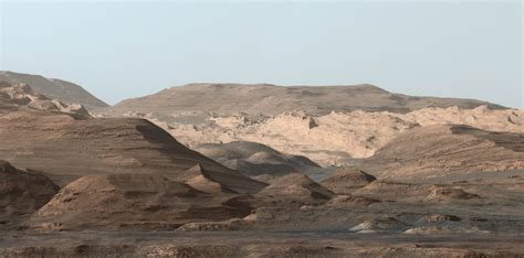 NASA’s Curiosity Rover Sends ‘Mineral Rich’ Postcard from ...