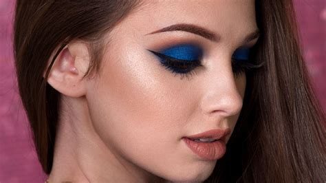 Navy Blue Smokey Eye Makeup Tutorial Beaute et Modes