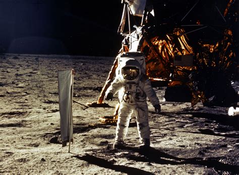 Neil Armstrong: Así fueron los primeros pasos sobre la Luna – Noticias Ya