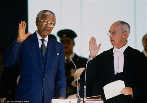 Nelson Mandela dead at 95 | Daily Mail Online