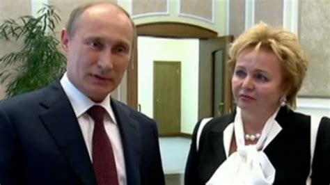 Nervous  Vladimir Putin tells Russia he has separated ...