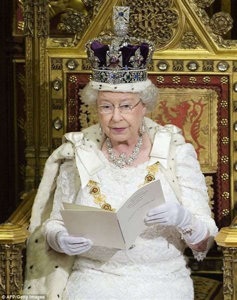 New book ends 75 year speculation on hiding place of Crown ...
