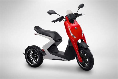 New British electric maxi scooter revealed