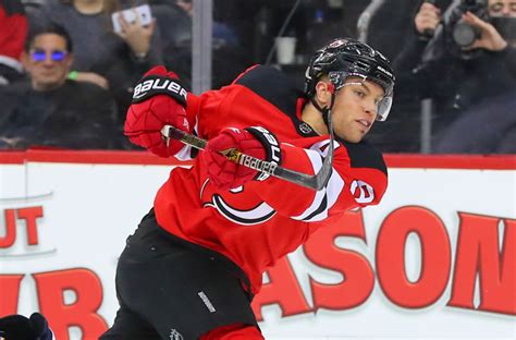 New Jersey Devils Should Not Trade Taylor Hall