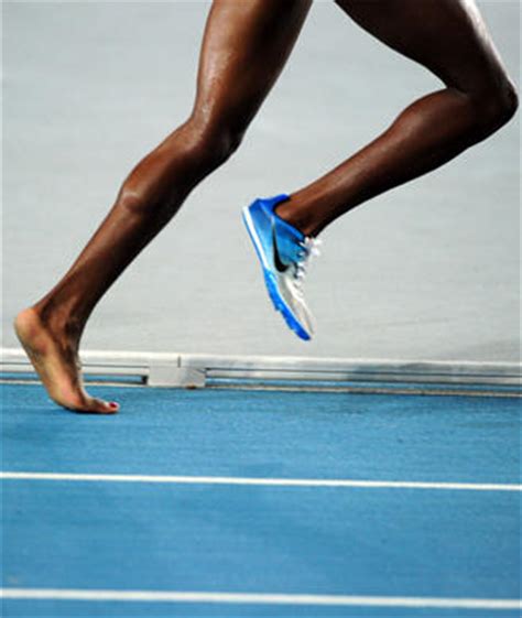 New Research on the Benefits and Risks of Barefoot Running ...