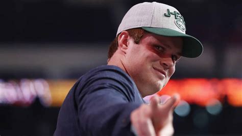 New York Jets news: Sam Darnold greets the fanbase, best ...