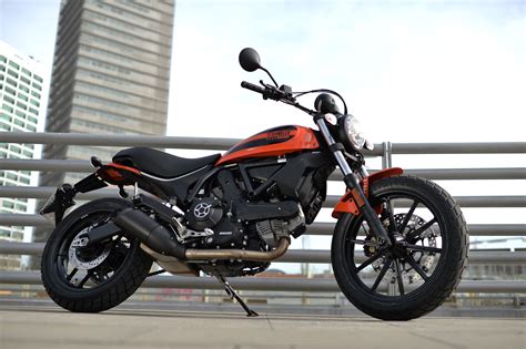 Newbie sort of review: Ducati Scrambler Sixty2   Canada Moto Guide