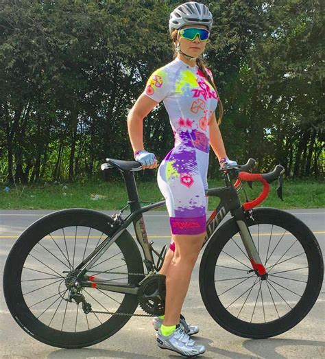 Nice Kit, fantastic bike | Ciclismo femenino, Chicas ...