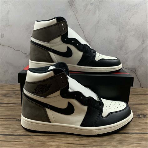 Nike Air Jordan 1 Retro High «Dark Mocha» – FOOTZONESPAIN