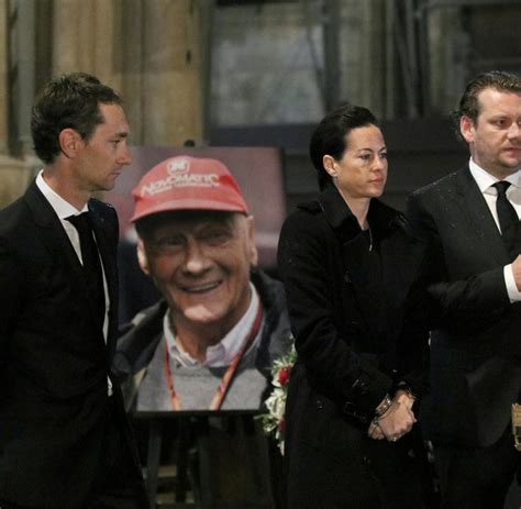 Niki Lauda: Am Sarg steht ein Kranz von Michael ...