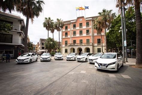 Nissan entrega ocho vehículos eléctricos Leaf al Ayuntamiento de ...