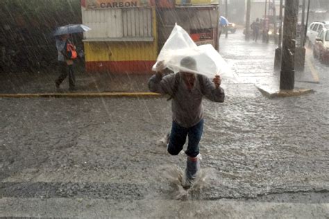 ¡No guardes el paraguas! Seguirán lluvias en gran parte del país ...