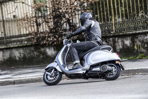 Not A Review: Vespa Elettrica, Italy s Electric Scooter   Asphalt & Rubber