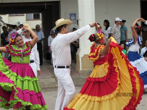 Nuestra Honduras: Costumbres y Tradiciones
