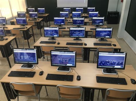 Nueva aula de informática ESO | Colegio El Ave María ...