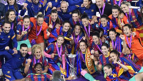 Nueve pilares del Barça femenino, a un año de acabar contrato