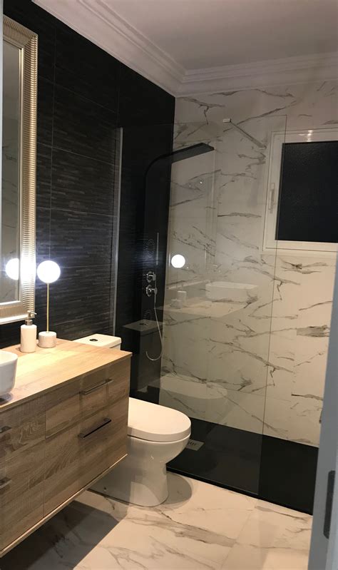 Nuevo baño en blanco y negro | Azulejos para baños modernos, Baños de ...