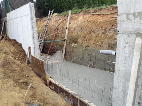 Nuevo muro de contención de tierras en Betanzos  A Coruña ...