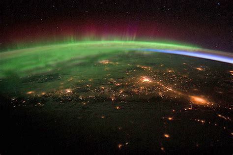 Nuevo video muestra la aurora boreal desde el espacio ...