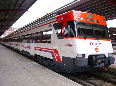 Nuevos trenes remodelados en la línea C5 de Cercanías Madrid   Railastur.es