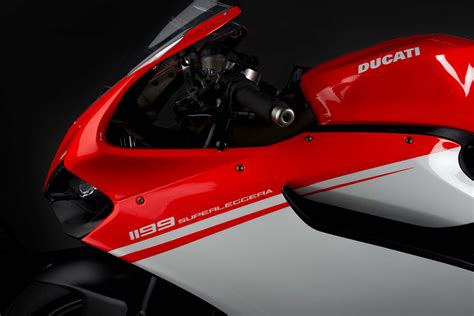 Officially Official: Ducati 1199 Superleggera   Asphalt ...
