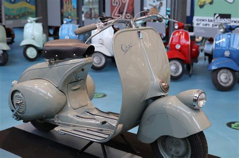 OldMotoDude: 1946 Vespa 98 on display at the Piaggio Museum ...