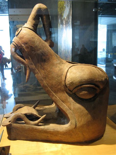 Olmec snake sculpture, escultura Olmeca cabeza de ...
