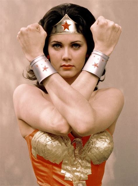 Original Wonder Woman Lynda Carter looks out of this world ...
