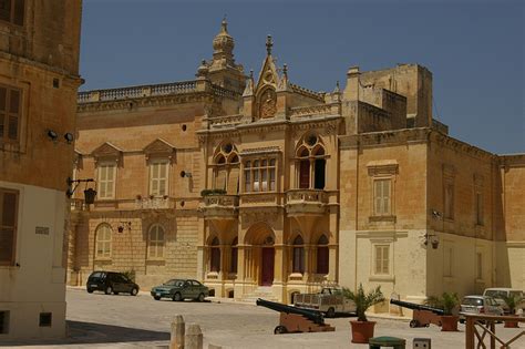 Otra forma de descubrir la Historia de Malta: palacios ...