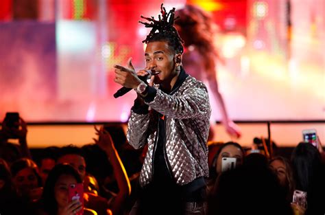 Ozuna Scores Eighth Top 10 on Hot Latin Songs With  El ...