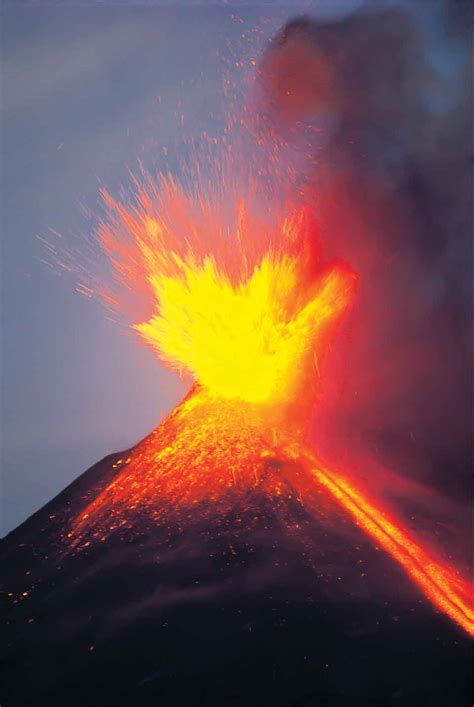Pacaya volcano eruption   Revue Magazine