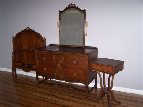 Paine Furniture Antique Bedroom Set | eBay