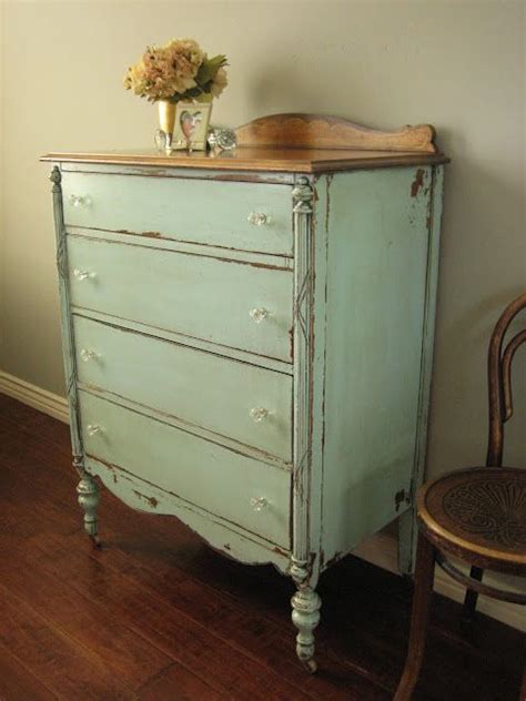 Painted, vintage furniture is so easy to live with  P.S ...