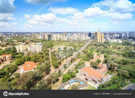 Paisaje urbano de Nairobi   ciudad capital de Kenia ...