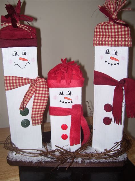 Pallet Snowmen | Christmas crafts, Pallet christmas, Pallet wood ...
