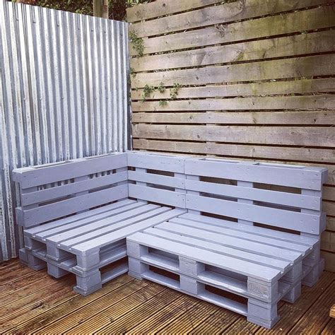 Pallet Sofa Ideas That Smoothly Decorate Your Home ...