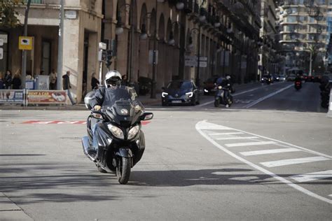Palma: Criticas a la prohibición de circular motos por los ...