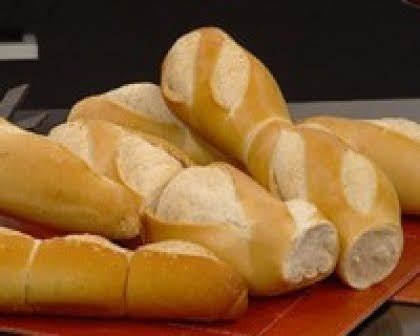 Panaderos advierten que el precio del pan podría subir entre un 10 y 15 ...