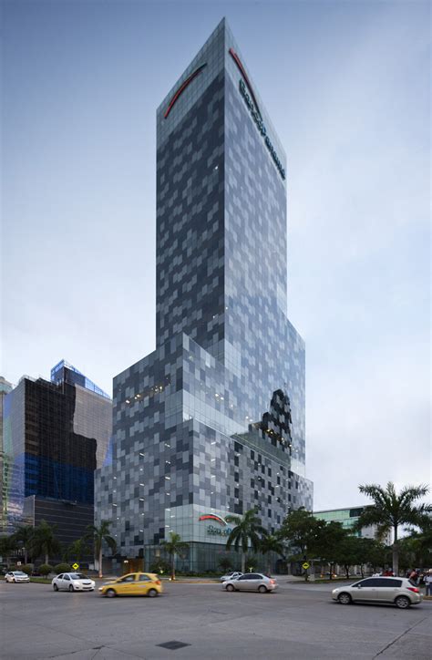 Panamá Bank Tower / Herreros Arquitectos | ArchDaily