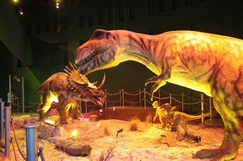 Papalote museo del niño inaugura exposición de dinosaurios