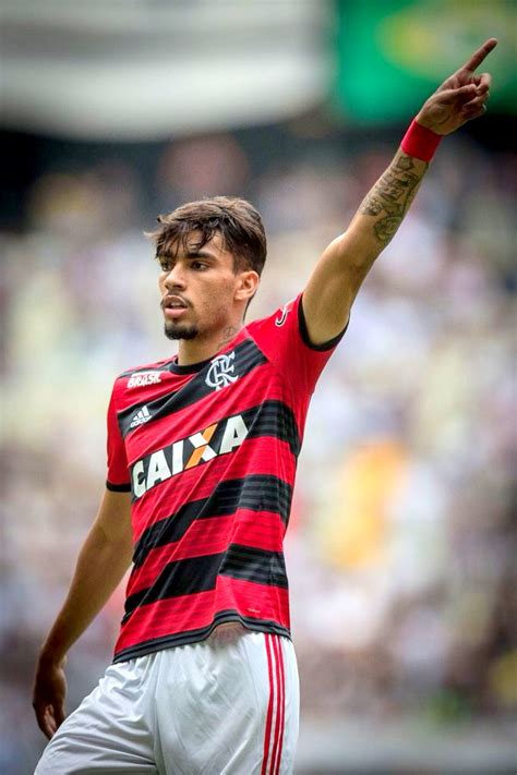 Paquetá volta às origens e assume protagonismo no Flamengo