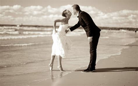 Parejas de enamorados en la playa   Fotos Bonitas de Amor ...