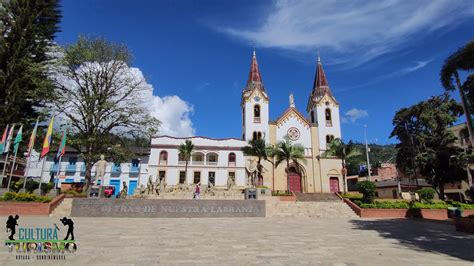 Parque Principal de Gachetá, Cundinamarca. | #Recorridocultour || Hoy ...