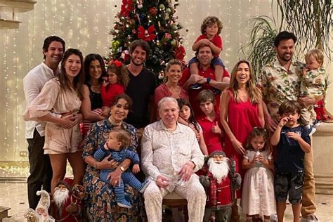 Patricia Abravanel publica foto da família reunida com ...