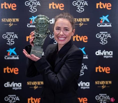 Patricia López Arnáiz con su Goya 2021 a Mejor actriz protagonista ...