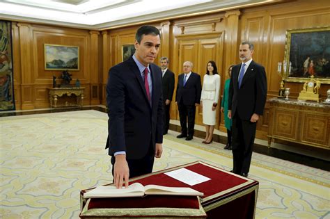 Pedro Sánchez jura como presidente del gobierno ante el ...